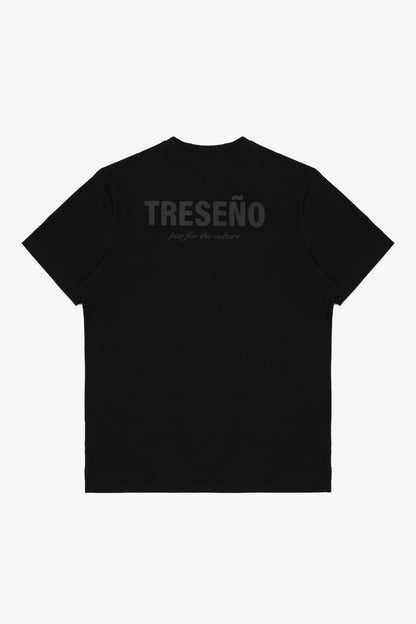 Black t-shirt with 'TRESEÑO' branding on a white background
