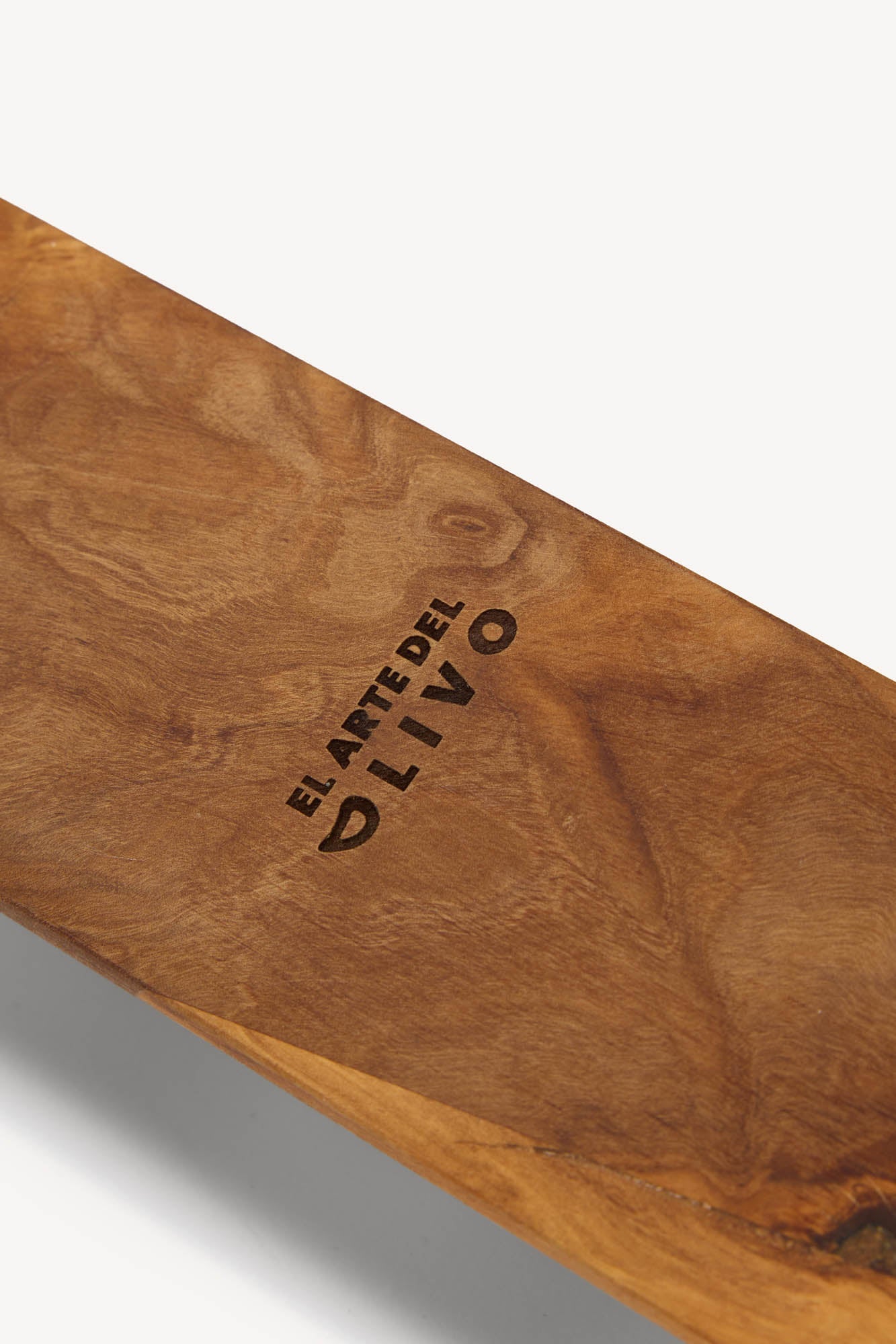 Luxury handcrafted olive wood ball display, with 'El Arte del Olivo' collaboration branding. holds 5 golf balls 